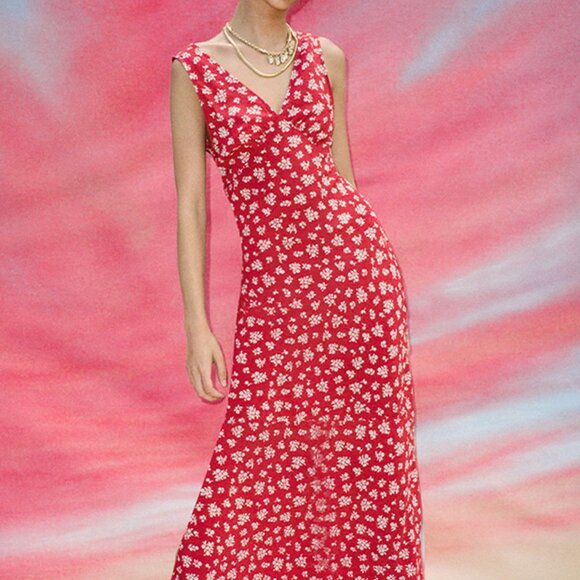 Romantic Floral Maxi Dress | Deep V-Neck Strappy Silhouette | Euro Summer Vacati - Picture 4 of 4